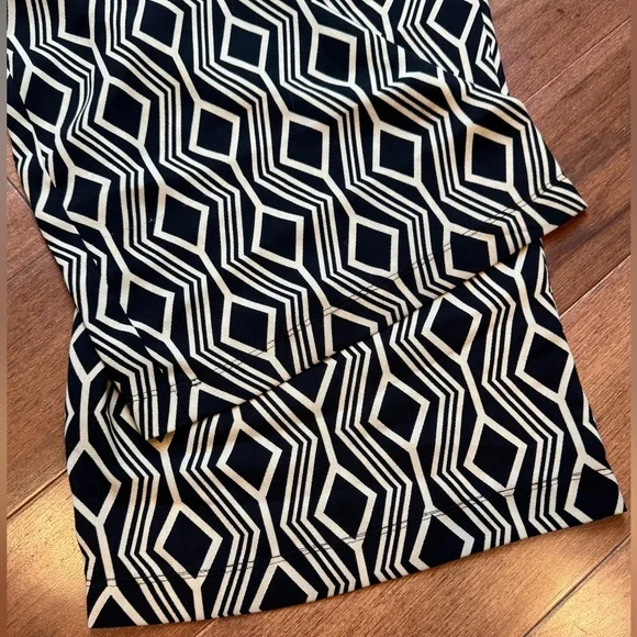 ZAC & RACHEL Black and Cream Geometric Women's Pants - Picture 5 of 9